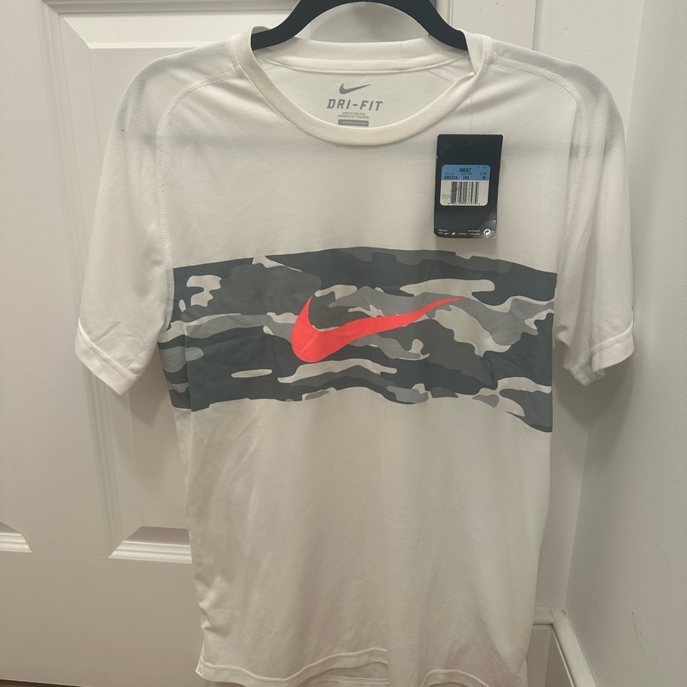 NWT Nike Men’s Athletic shirt